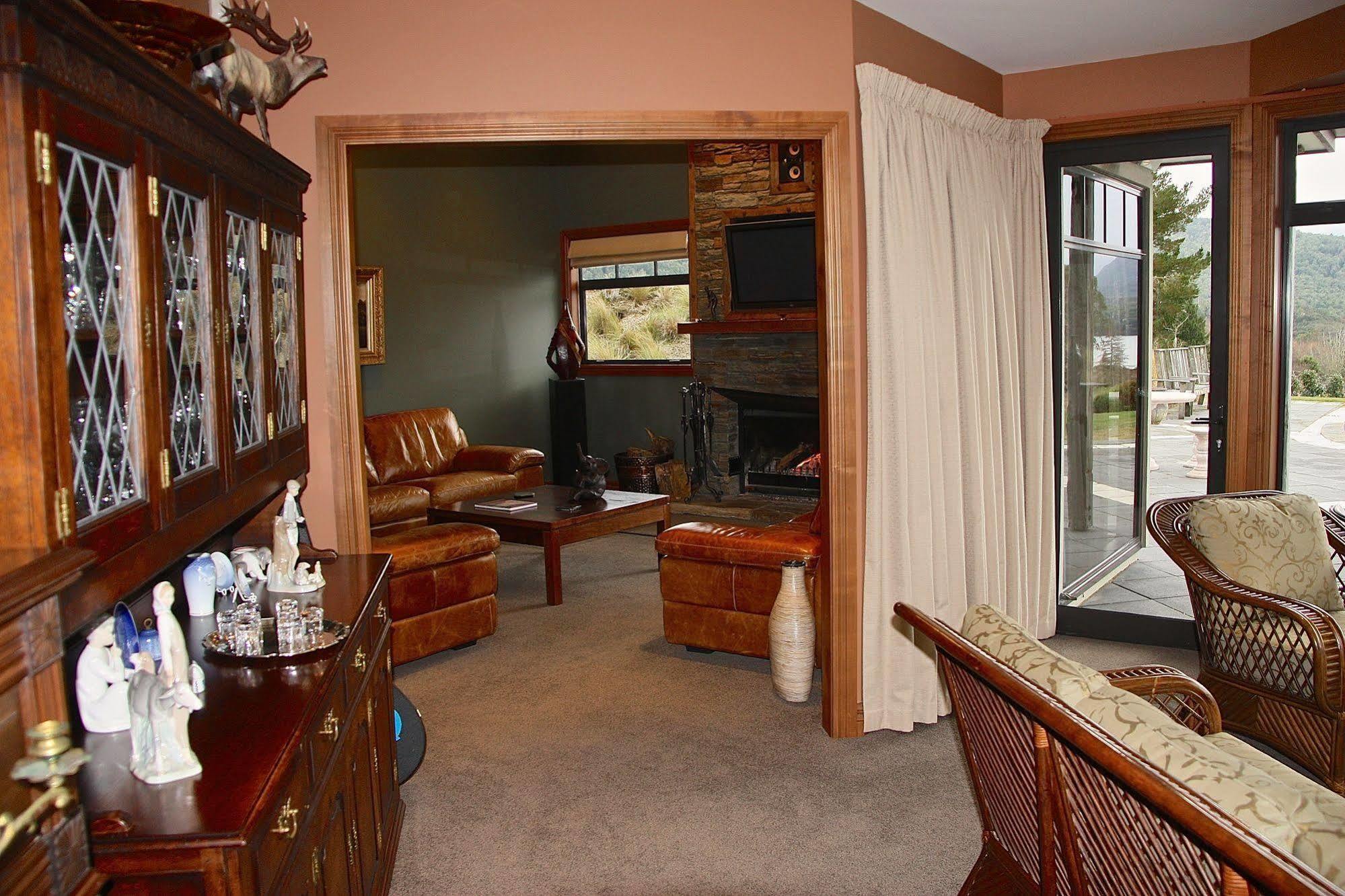 Dock Bay Lodge Te Anau Eksteriør billede